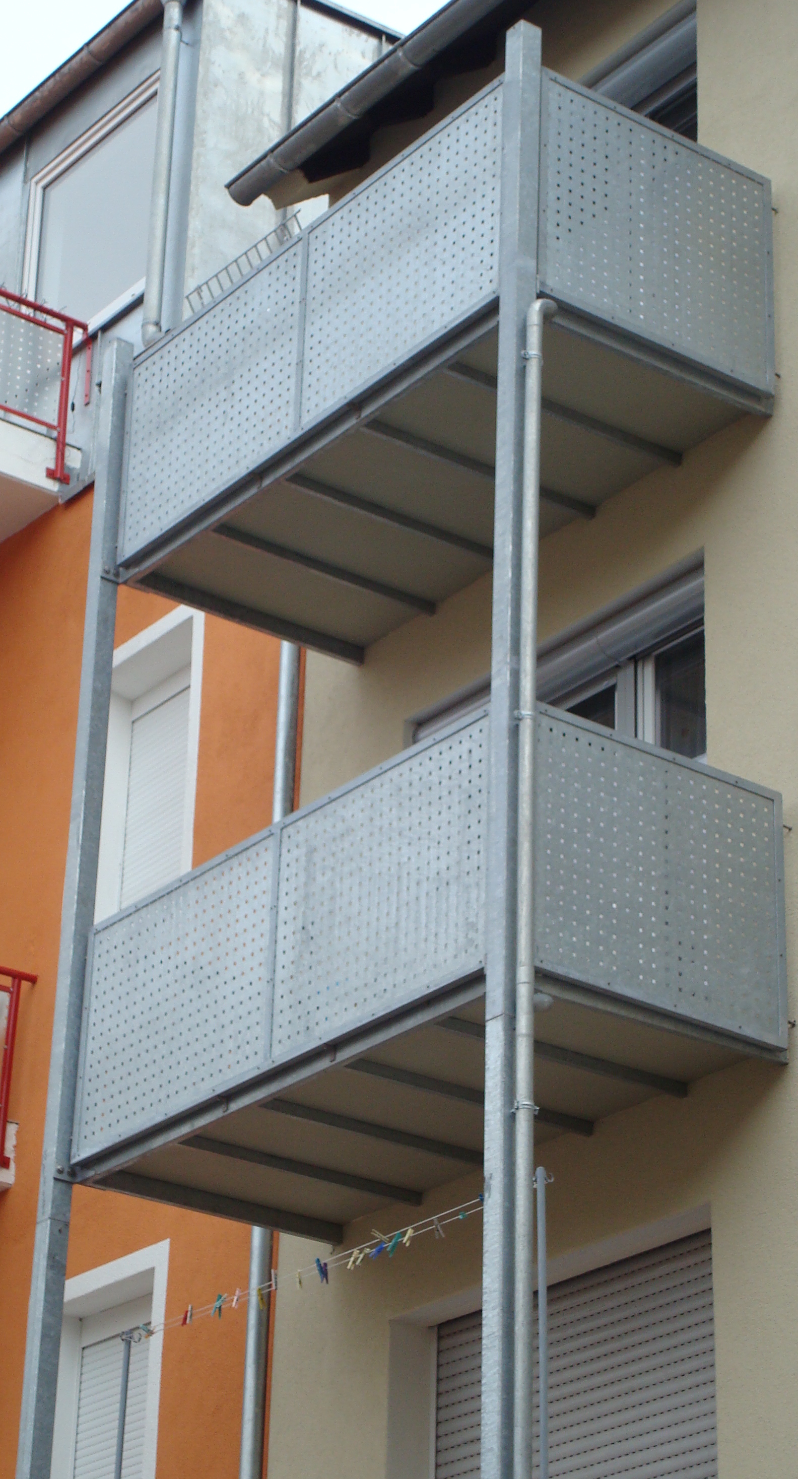 Lochblech Balkonanlage